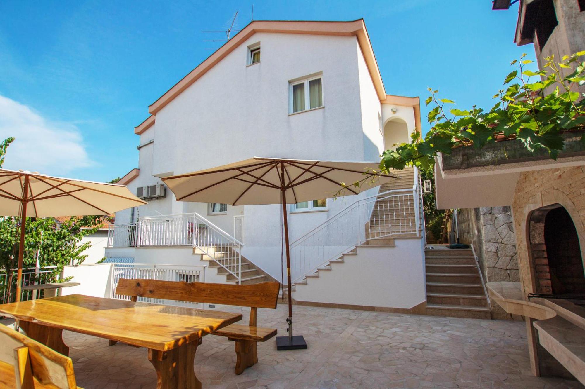 Apartmani Vrlika Trogir Exterior photo